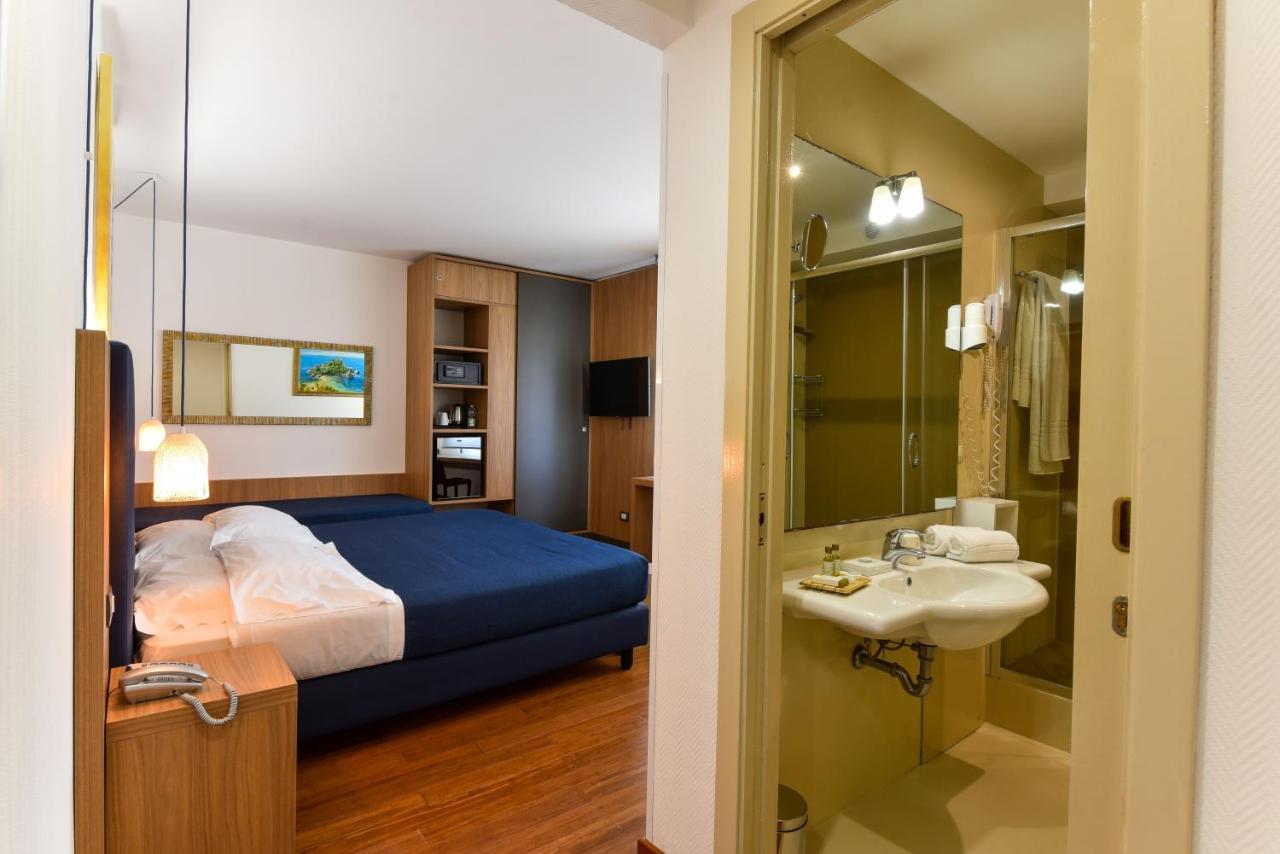 Large Double Room,1209746062:JPEG